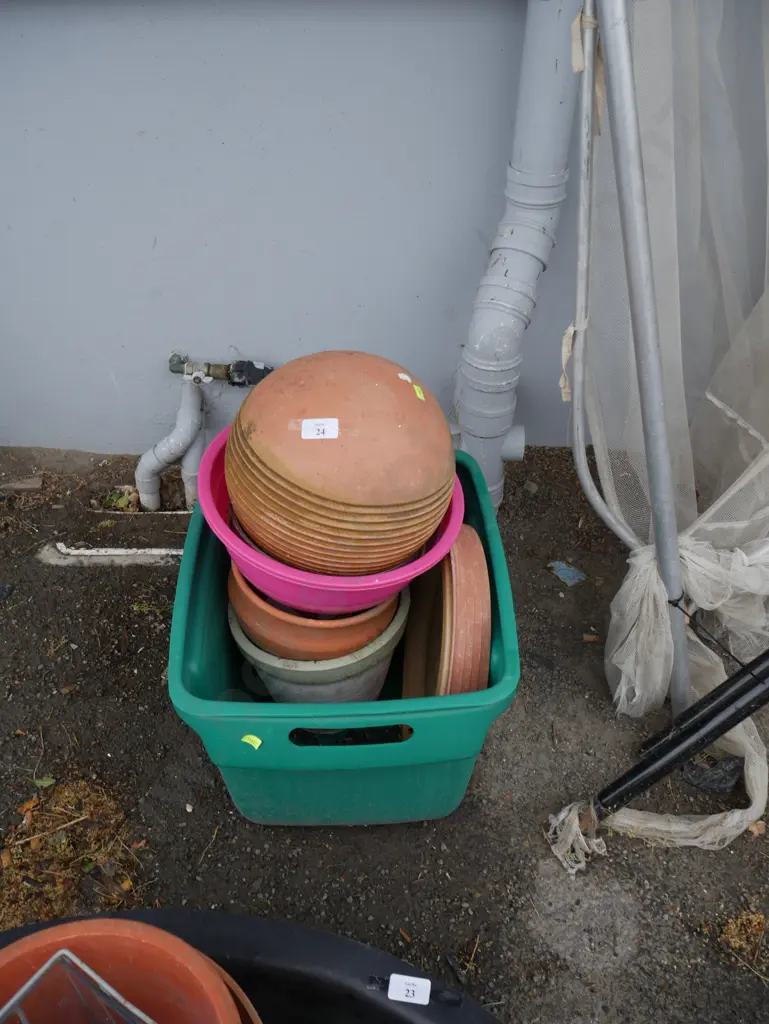 Plant pots etc Image 1++
