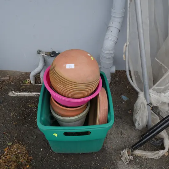 Plant pots etc