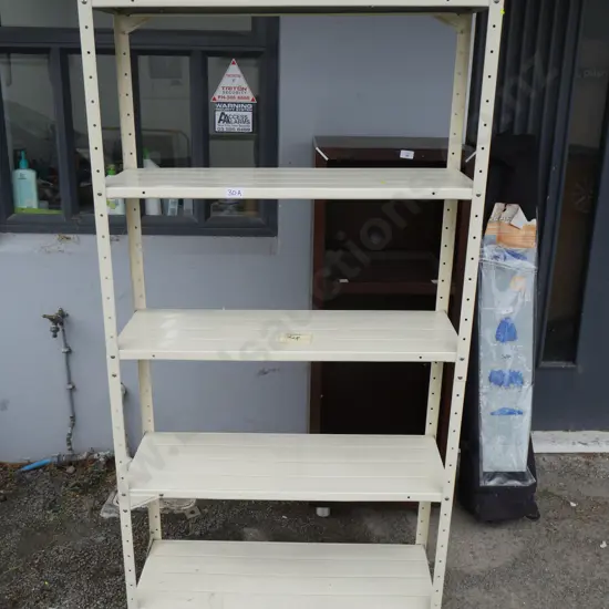 Metal shelf unit