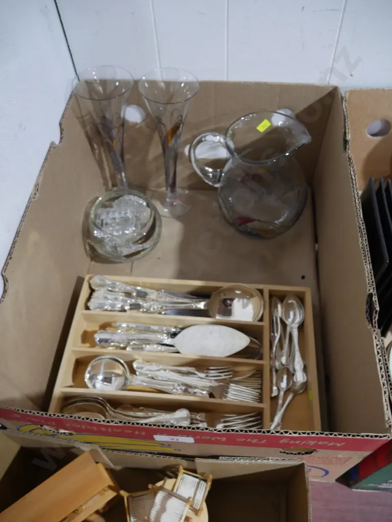 Cutlery and glassware Image 1++