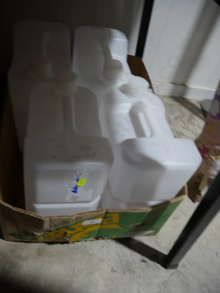 Water containers Image 1++