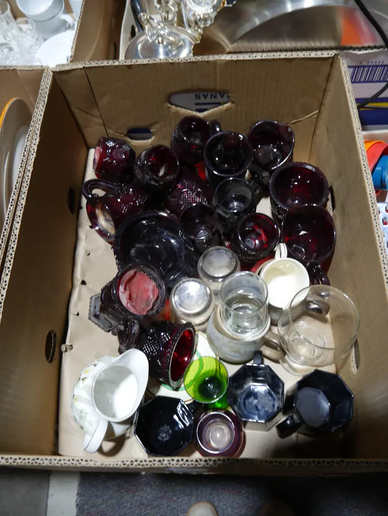 Red glassware etc Image 1++