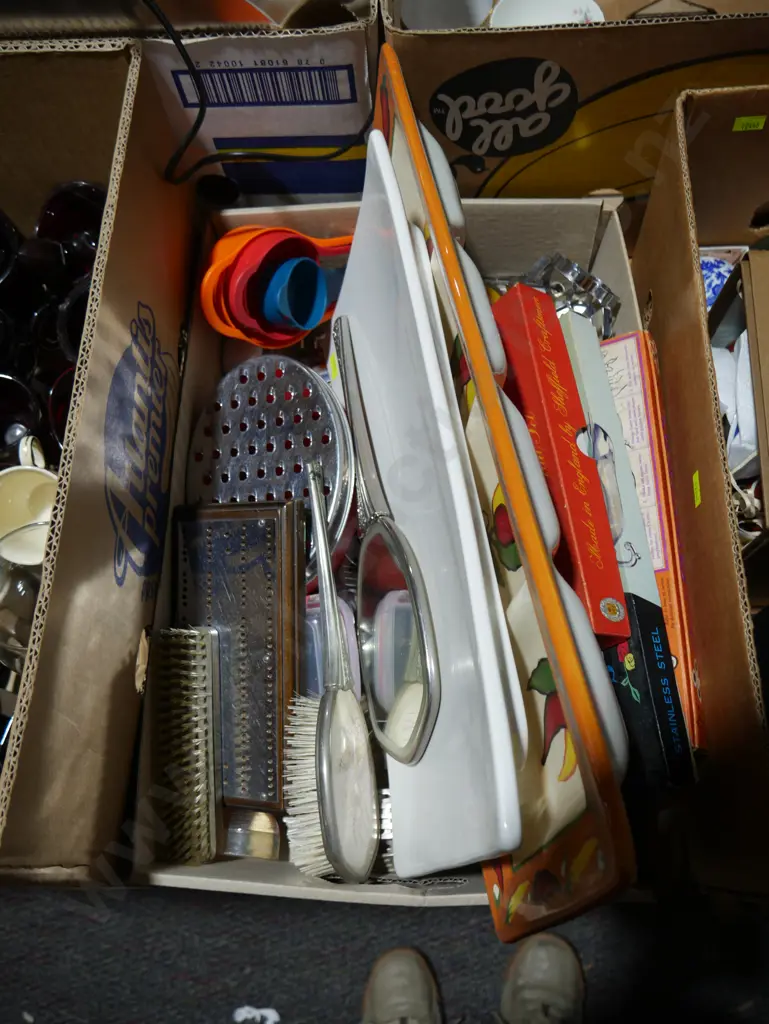 Cutlery, serving plates etc Image 1++