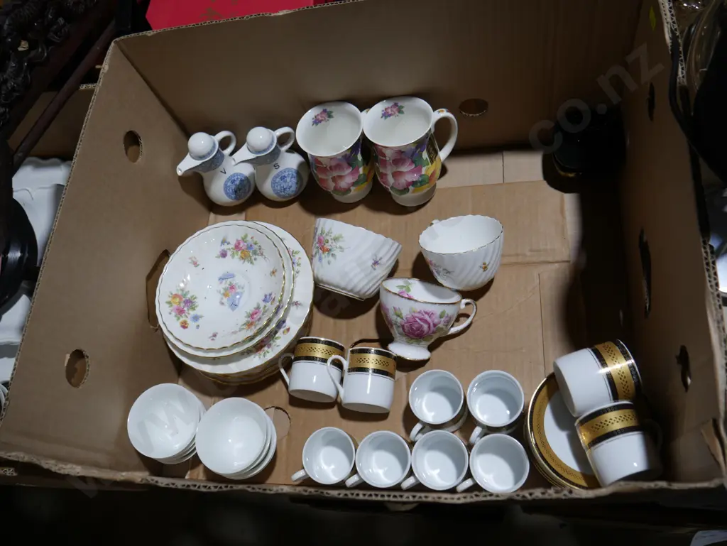 Assorted china Image 1++