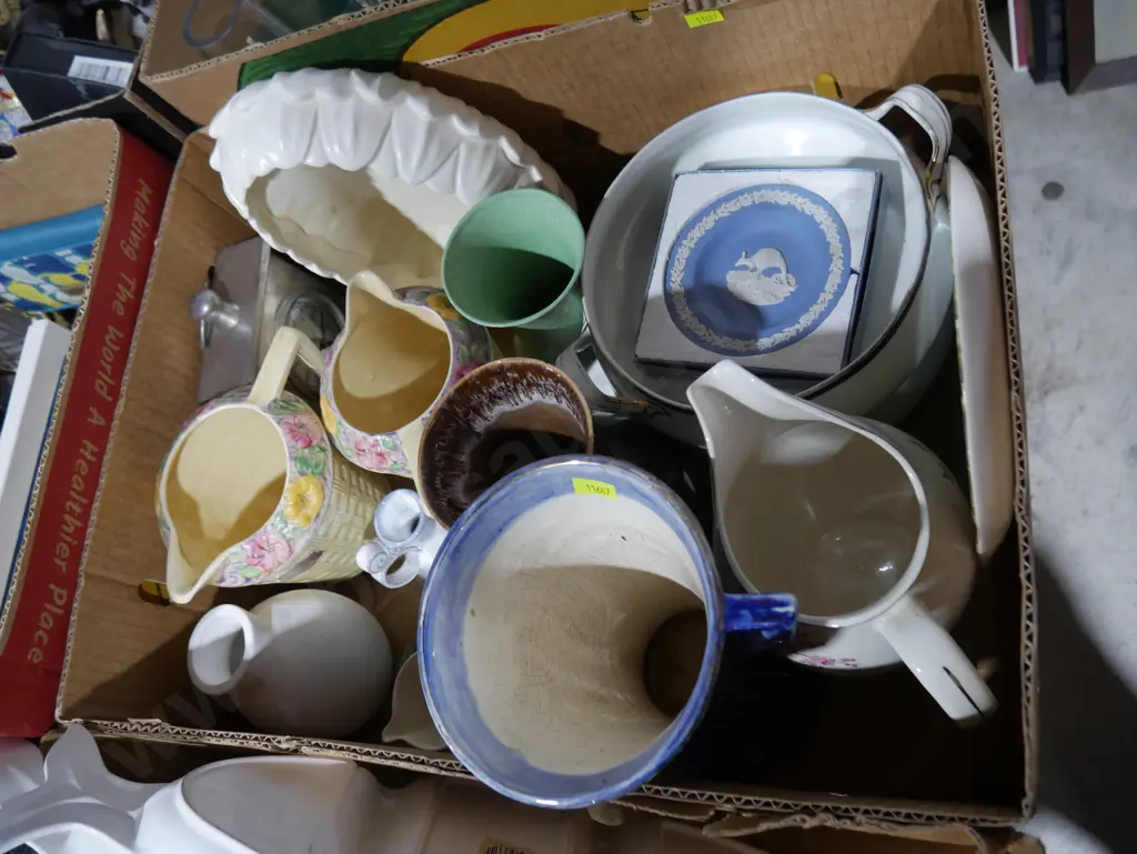 Jugs, vases etc Image 1++
