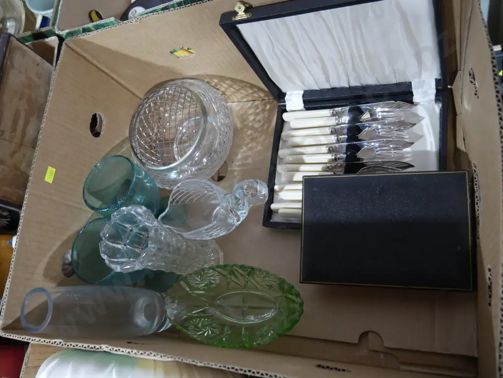Glassware and cutlery Image 1++