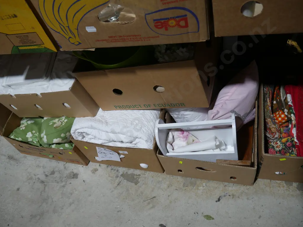 Five boxes of linen etc Image 1++
