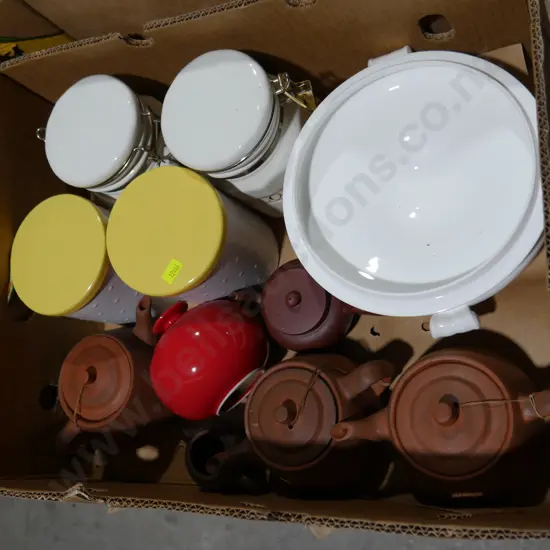 Kitchen containers, teapots etc