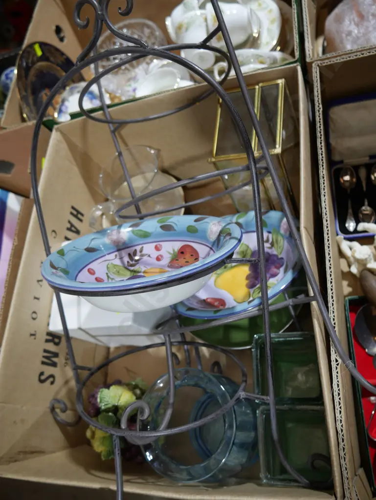 Plate stands etc Image 1++