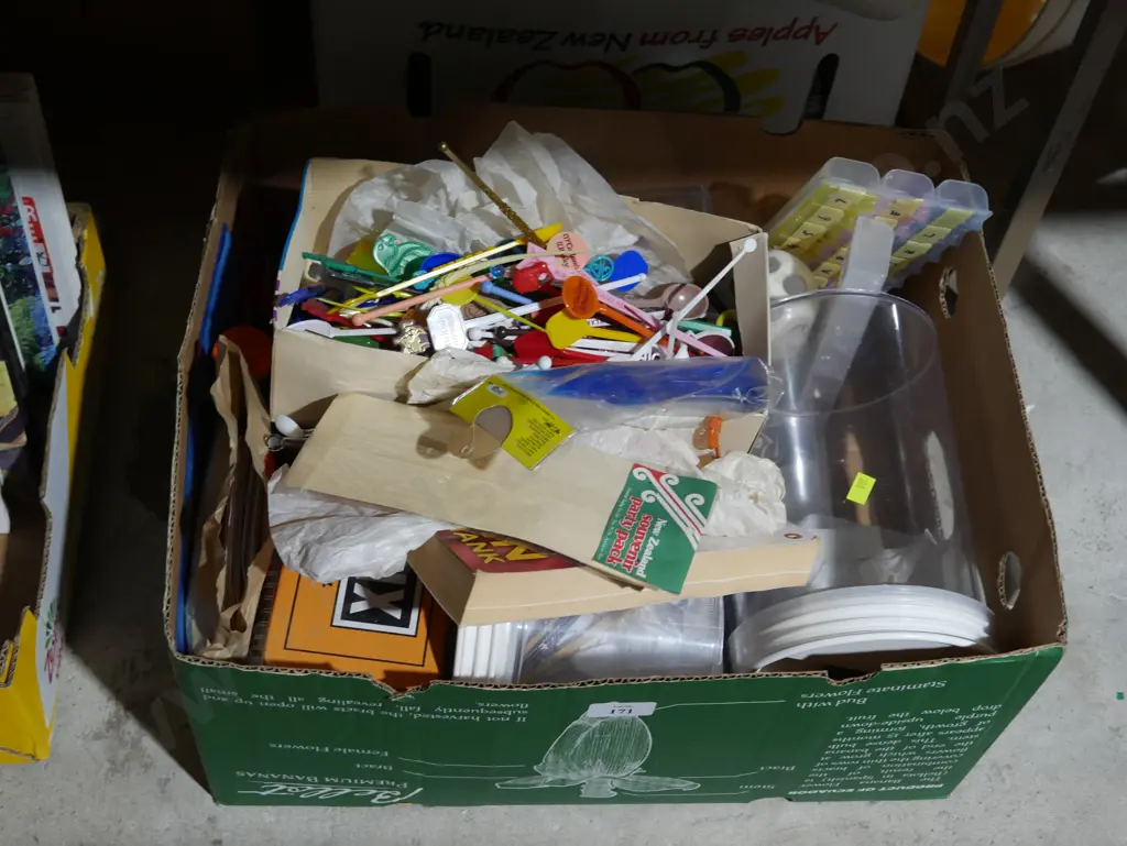 Swizzle sticks etc Image 1++