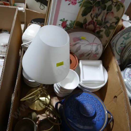 Serving trays, table lamp etc