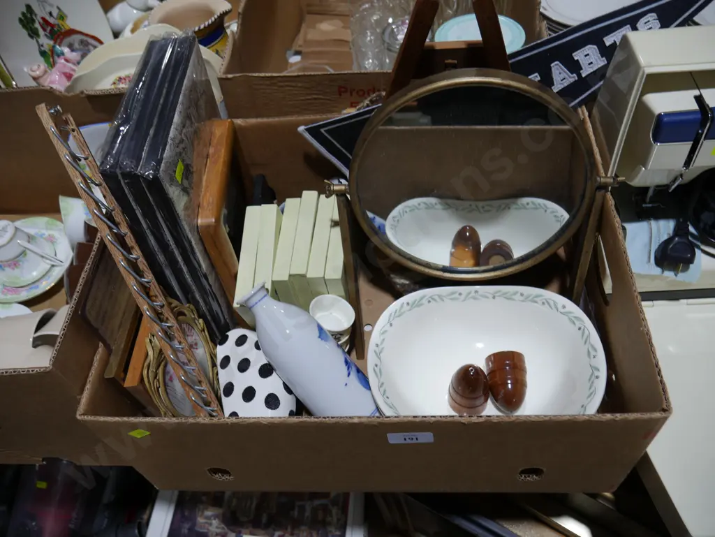 Mirror, easel etc Image 1++