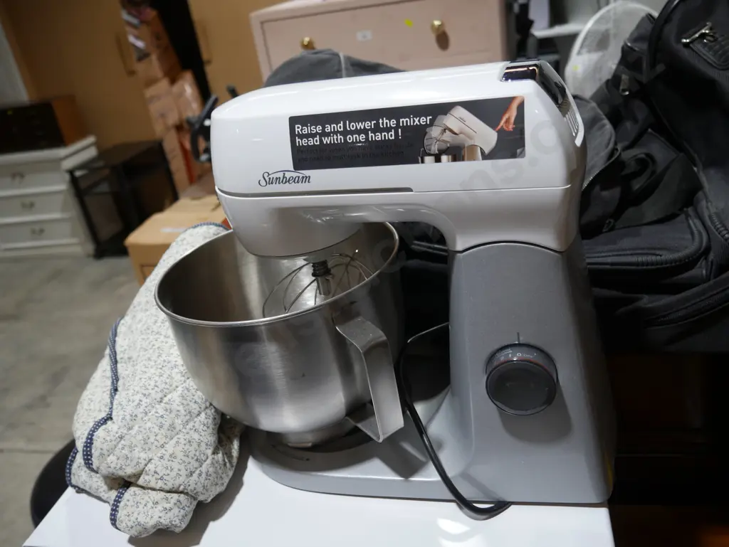 Sunbeam mixer Image 1++