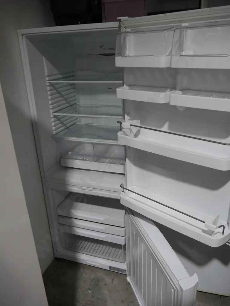 Fisher & Paykel fridge freezer Image 1++