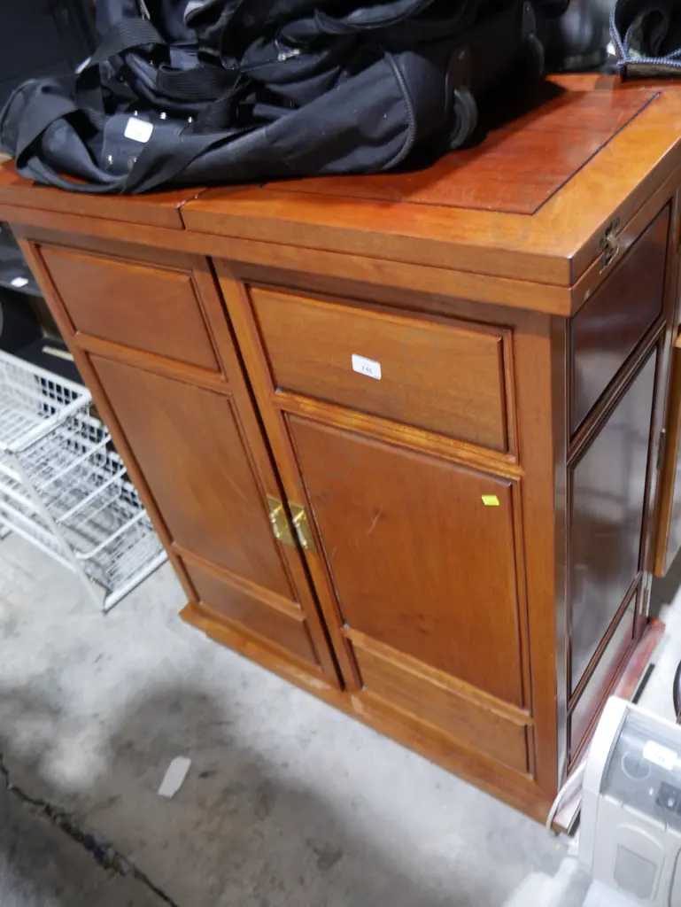 Drinks/bar cabinet Image 1++