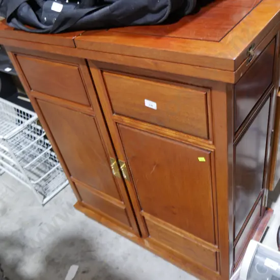 Drinks/bar cabinet