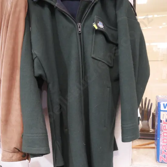 Men's Swanndri coat size XL