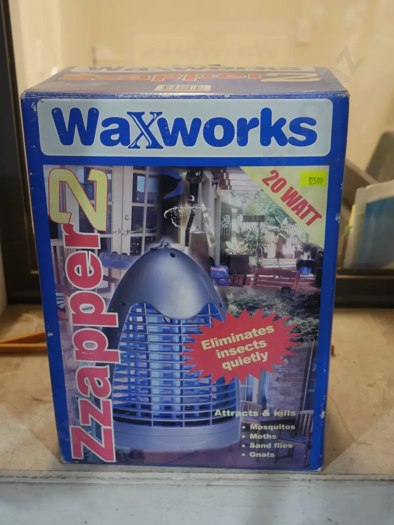 Waxworks insect zapper Image 1++