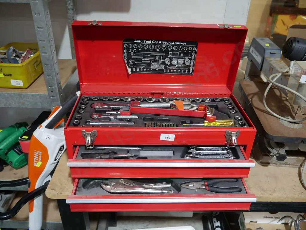 Toolbox and contents Image 1++