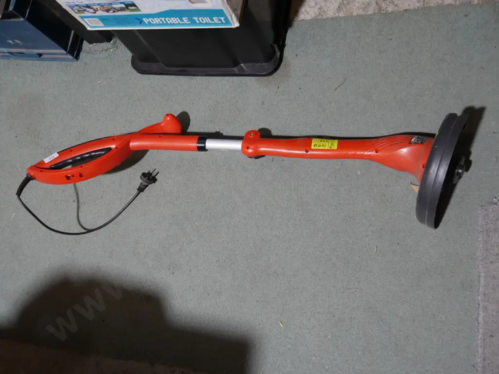 Black and Decker weed eater Image 1++