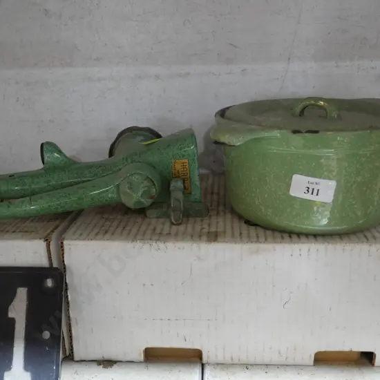 Enameled cast iron mincer and dutch oven