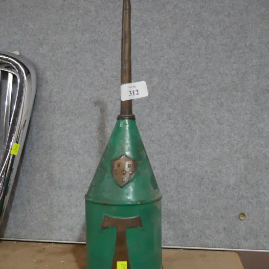 Oil can