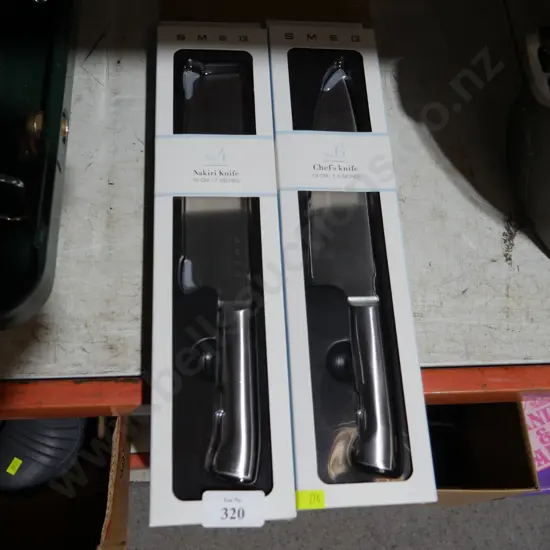 2 Smeg knives