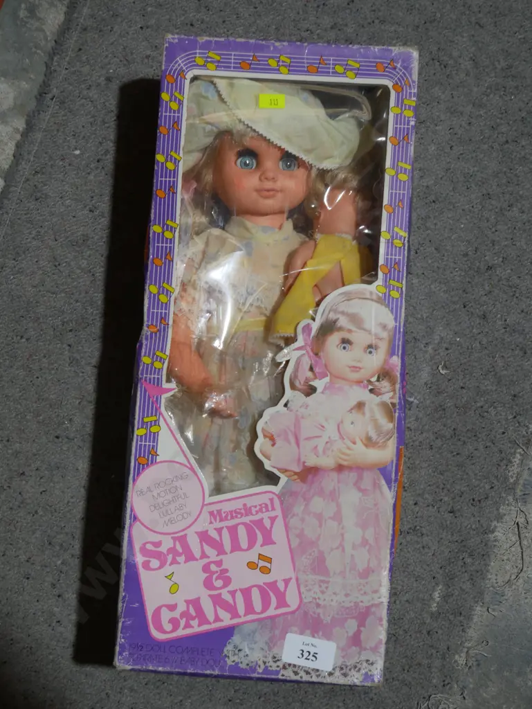 Musical Sandy and Candy dolls Image 1++