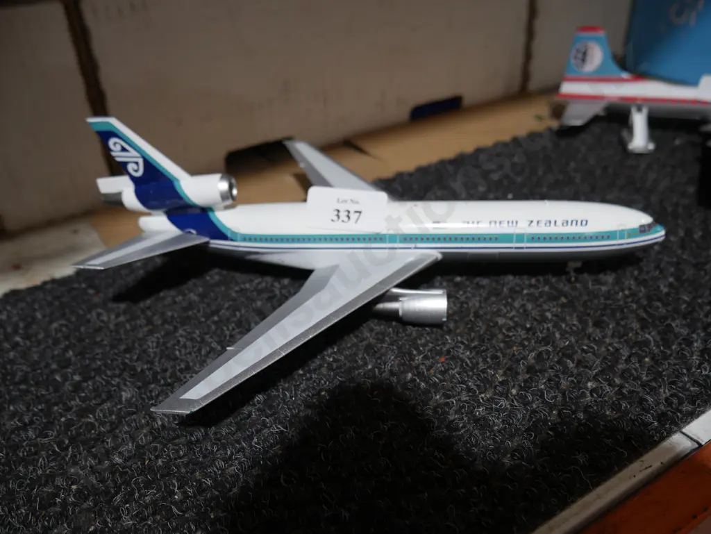 Model Air New Zealand plane Image 1++