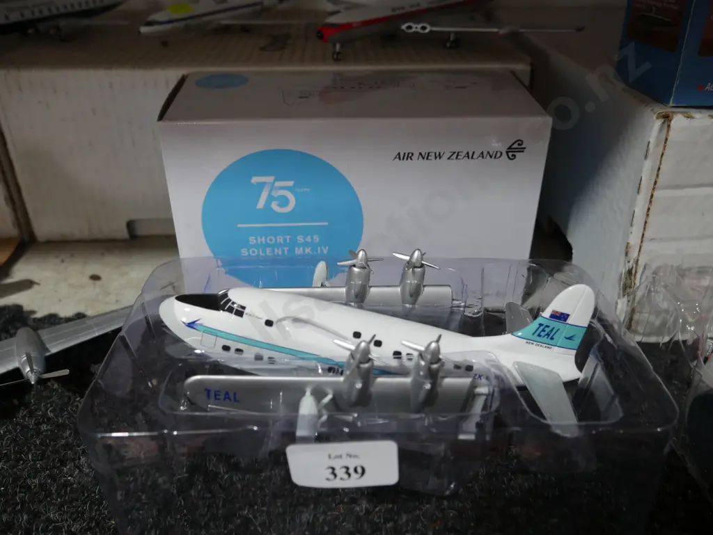 Model Air New Zealand plane Image 1++