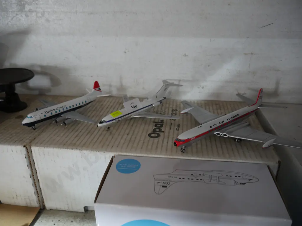 3 model airplanes Image 1++