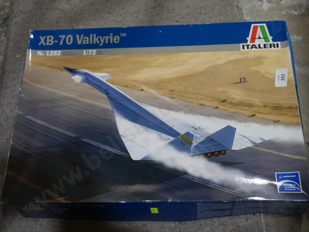 Kit set model plane xb70 Valkyrie Image 1++