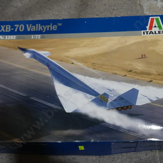 Kit set model plane xb70 Valkyrie