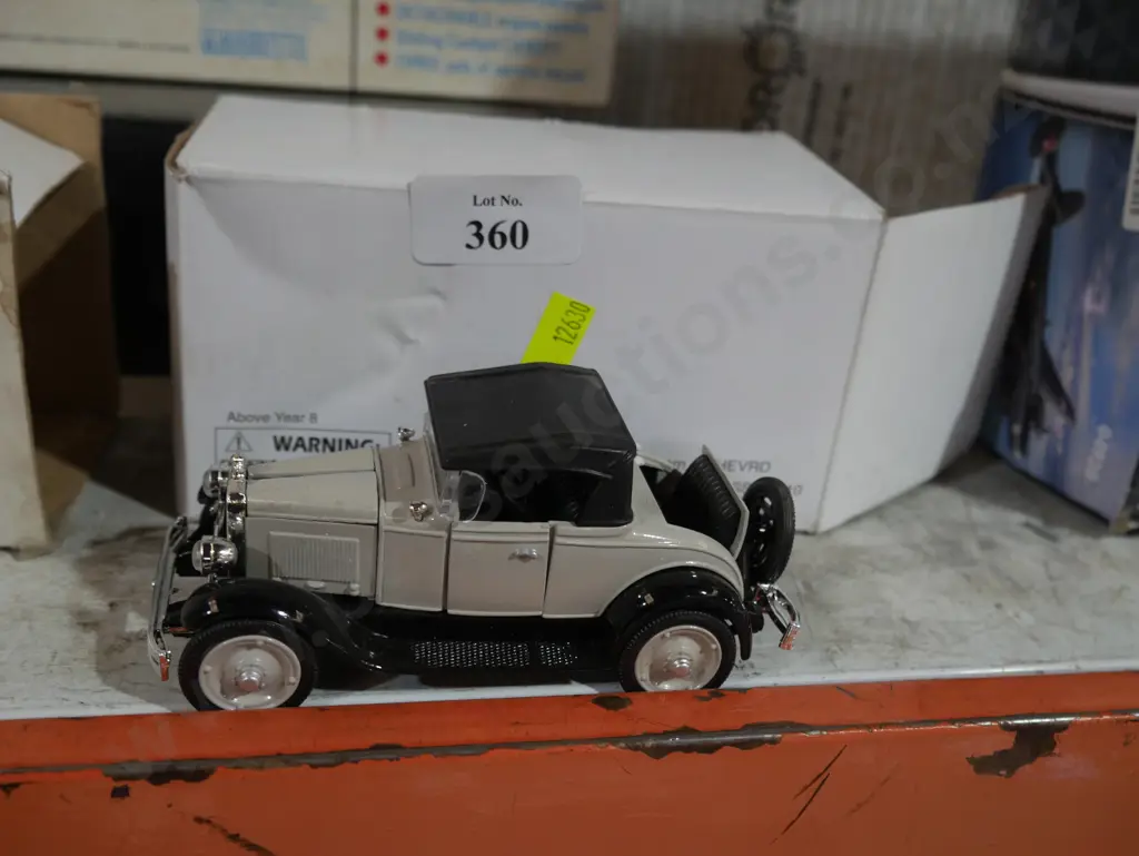 Model car Chevy roadster Image 1++