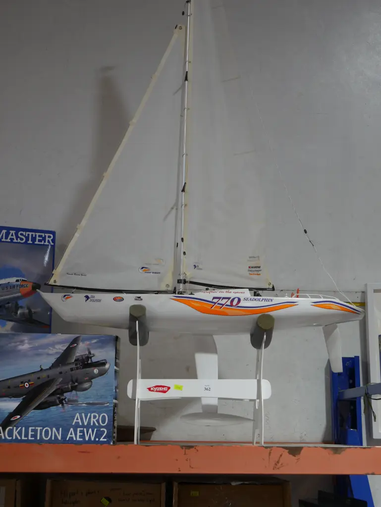 Model yacht Image 1++