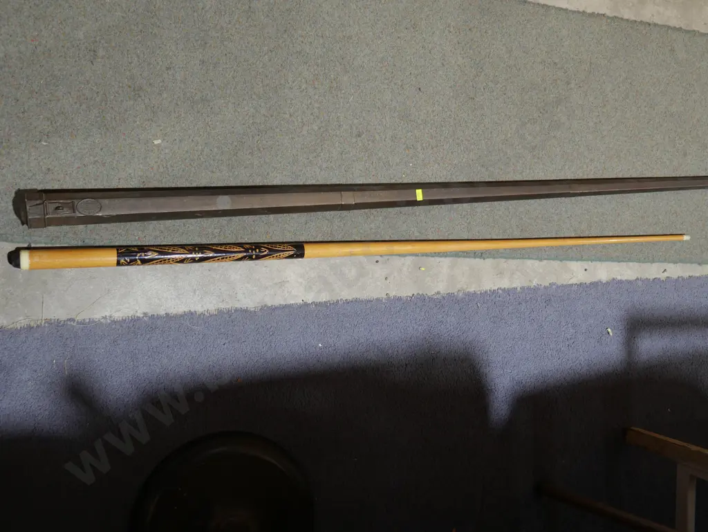 Pool cue & case Image 1++