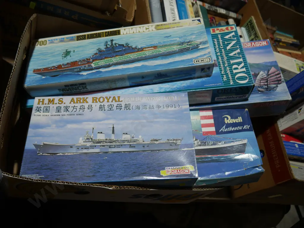 Assorted kitset model ships Image 1++