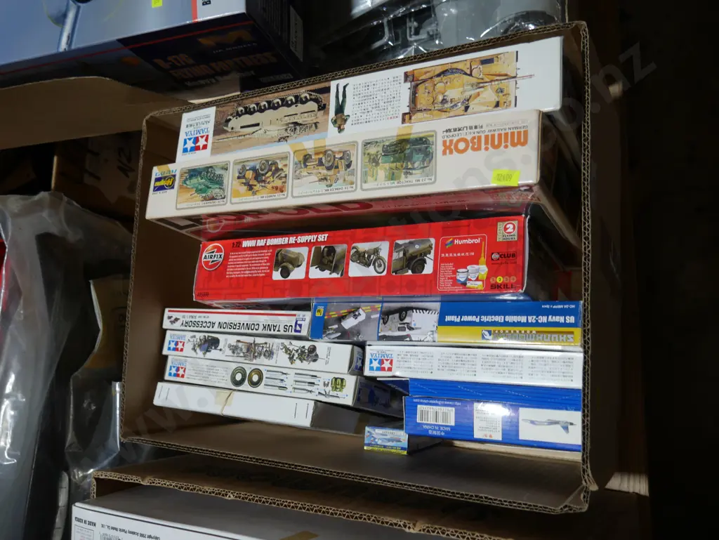Assorted kitset models Image 1++