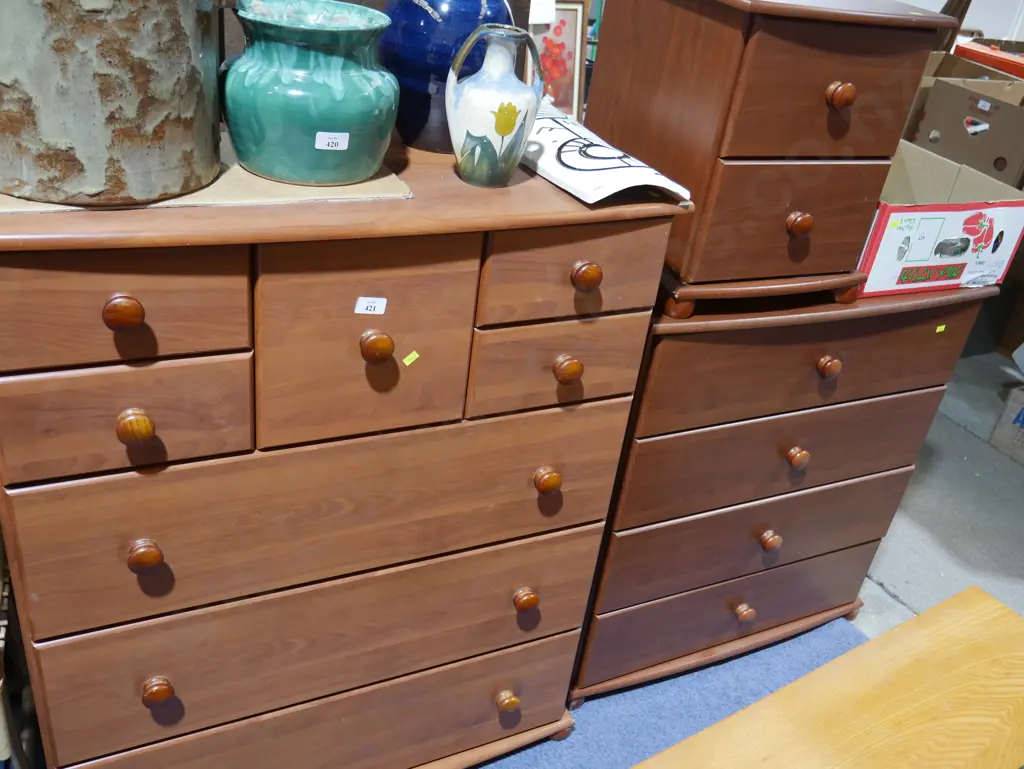 Three piece bedroom suite Image 1++