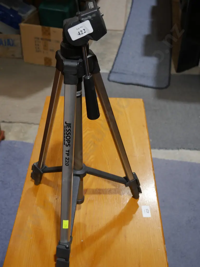 Tripod Image 1++
