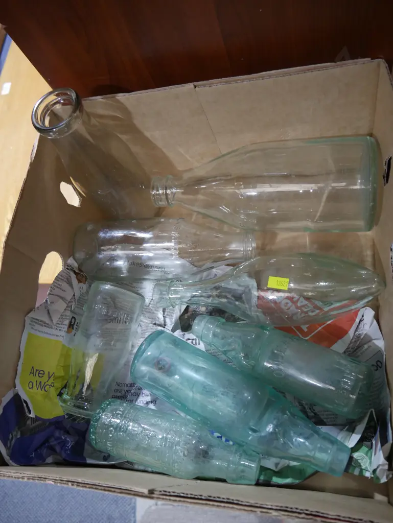 Assorted bottles, O'Leary Blenheim marble bottle Image 1++