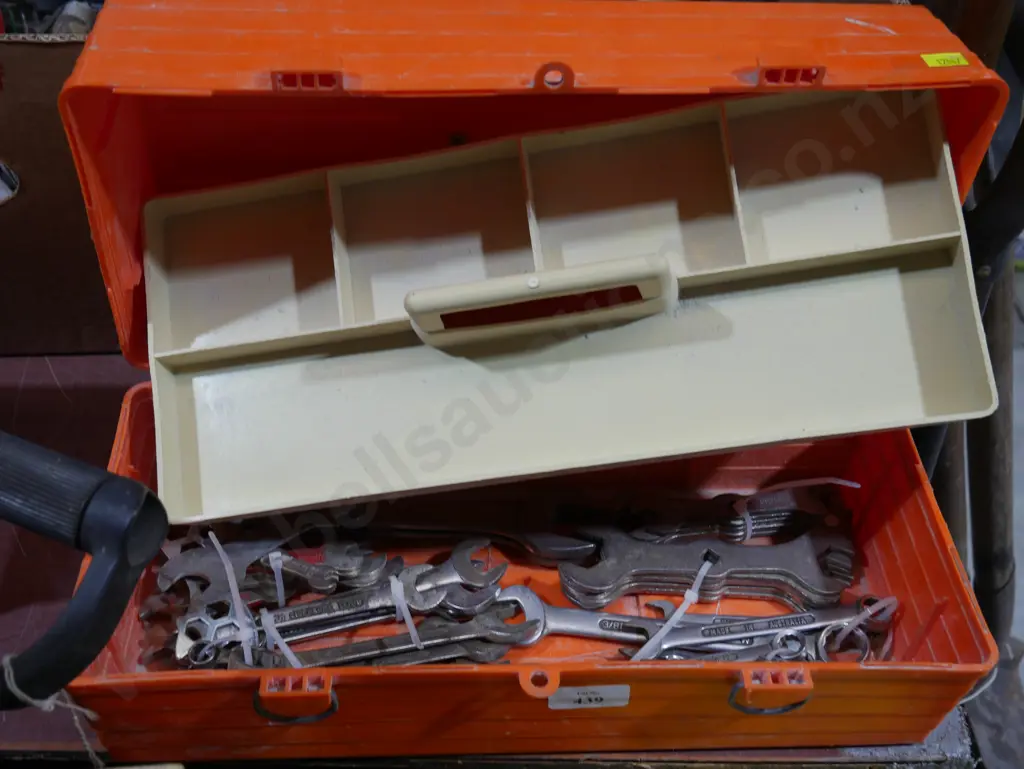 Toolbox and contents Image 1++
