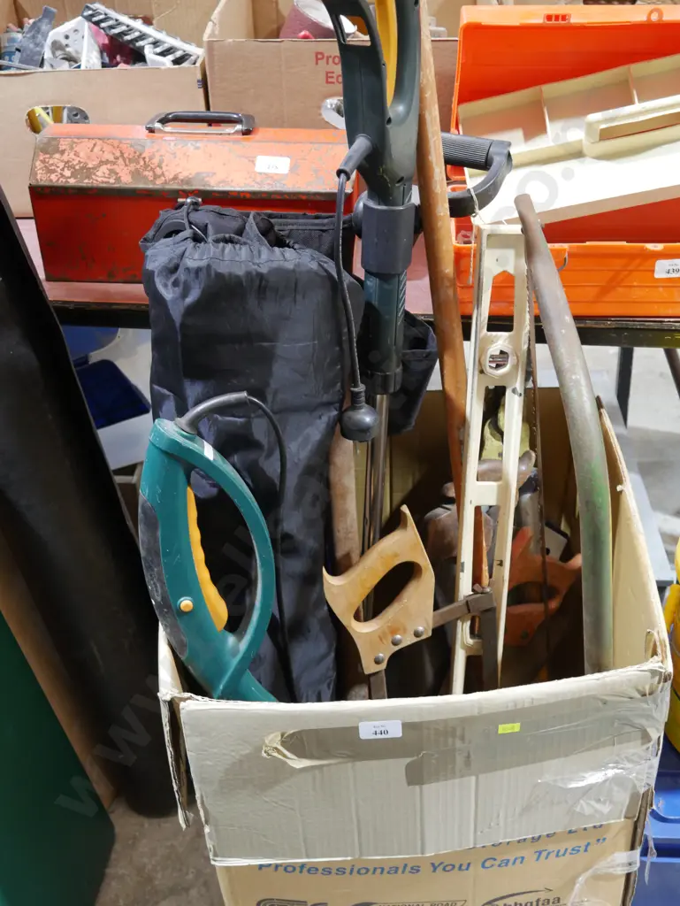 Camp chairs, gardening tools etc Image 1++