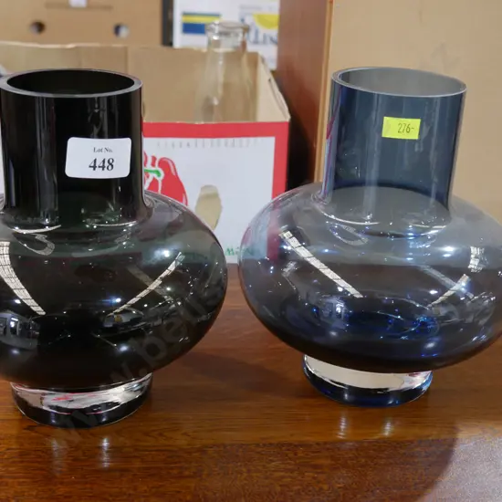 2 glass vases