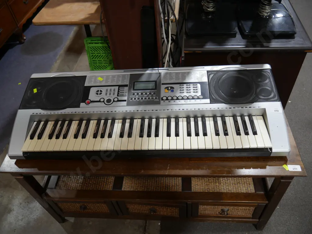 Electric keyboard Image 1++