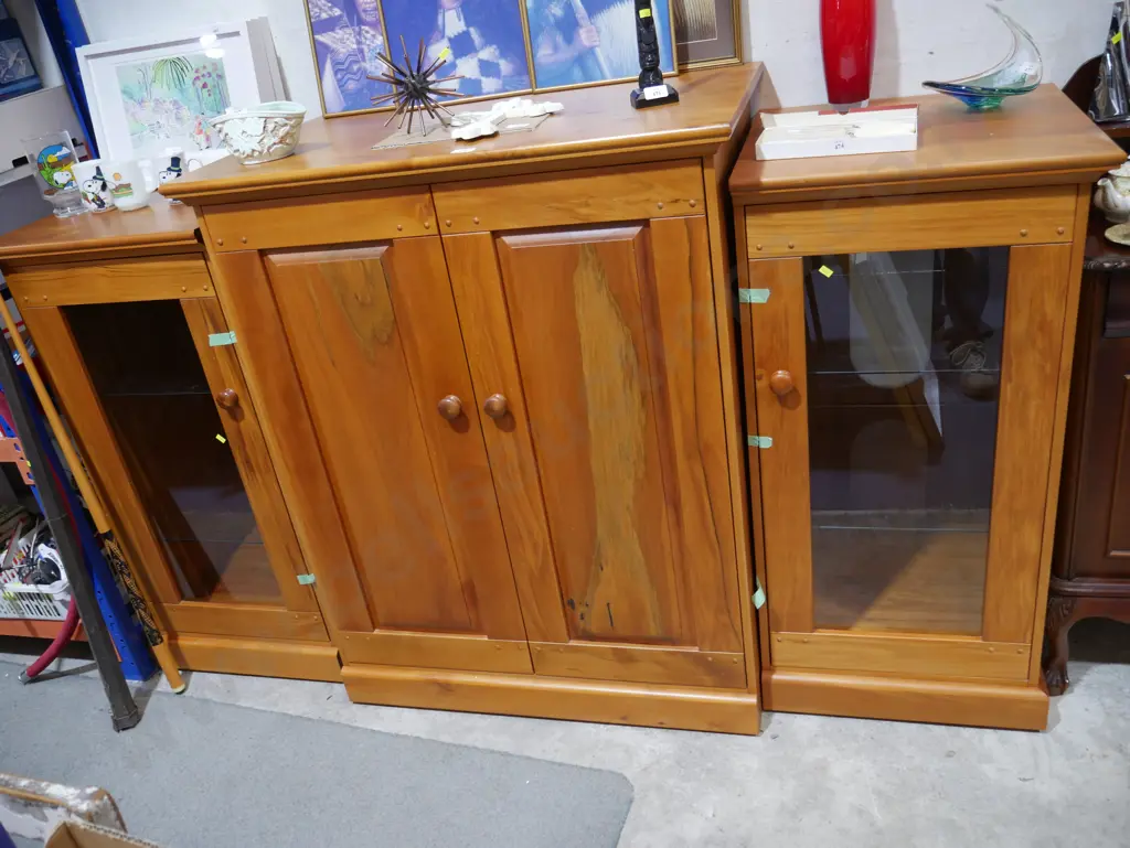 3 piece TV cabinet set Image 1++