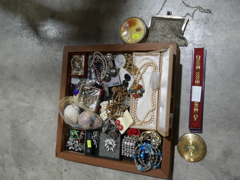 Jewellery etc Image 1++