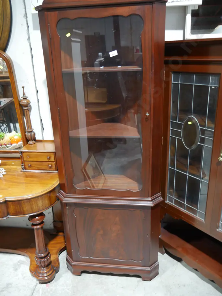 Corner display cabinet Image 1++