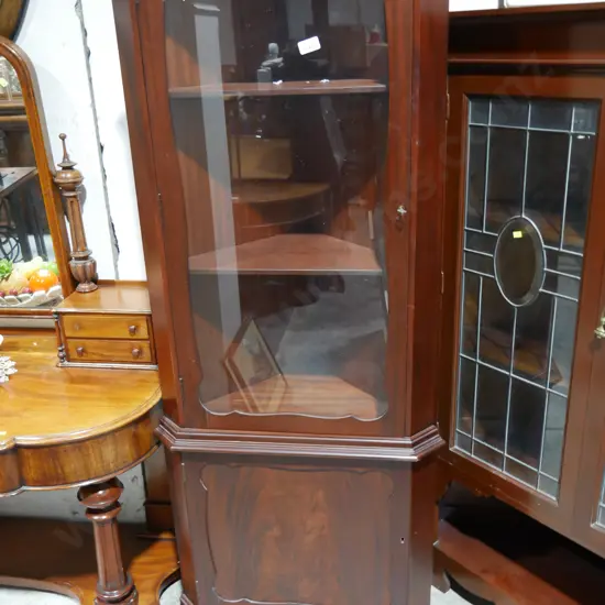 Corner display cabinet