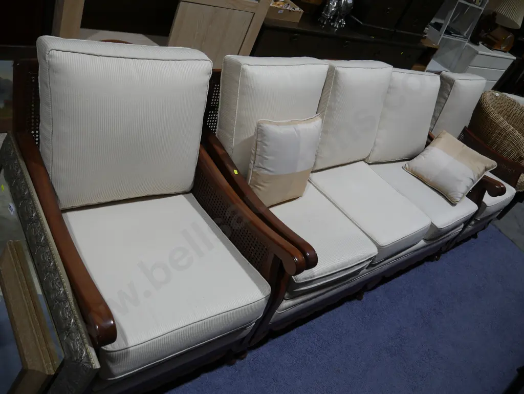 Three piece bergere lounge suite Image 1++
